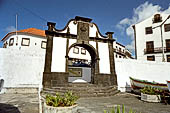 Azzorre, Isola Sao Jorge - Velas. Portao do Mar.